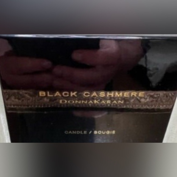 Donna Karan Vintage Black Cashmere Candle - Picture 4 of 5
